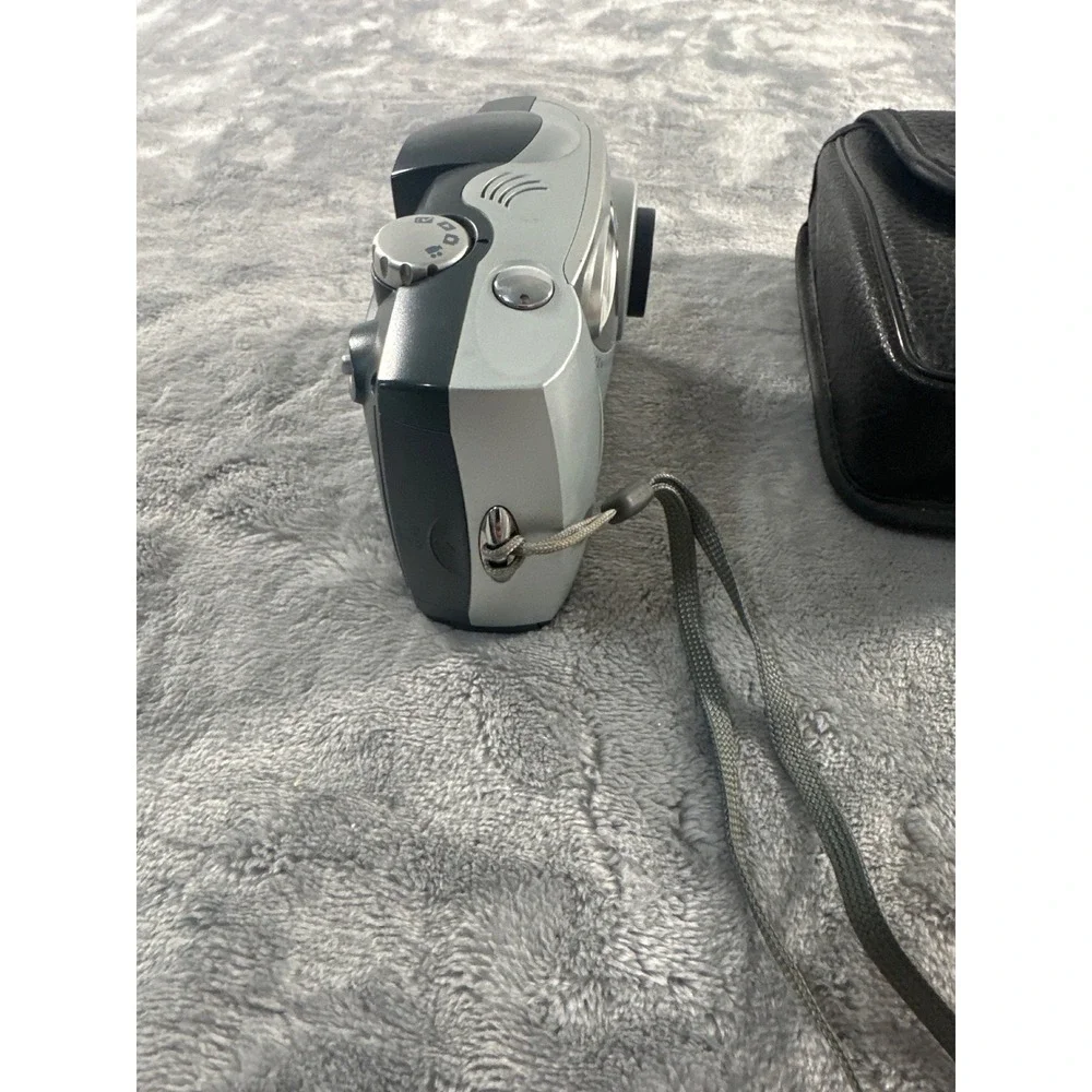 Kodak DX3600 Zoom Digital Camera 2.2MP Silver Vintage with Vivitar Case